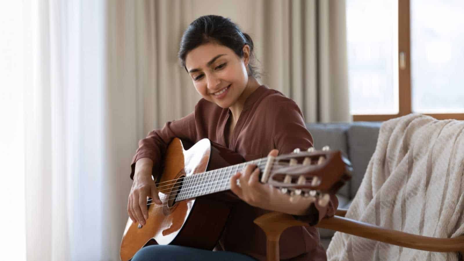 Woman with guitar
