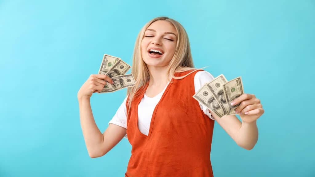 blonde-woman-with-money