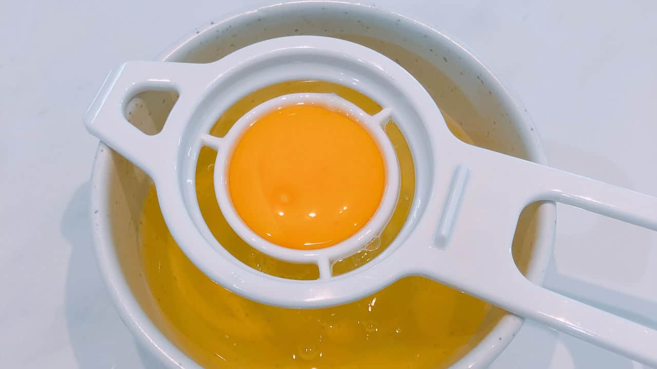 Egg separator 