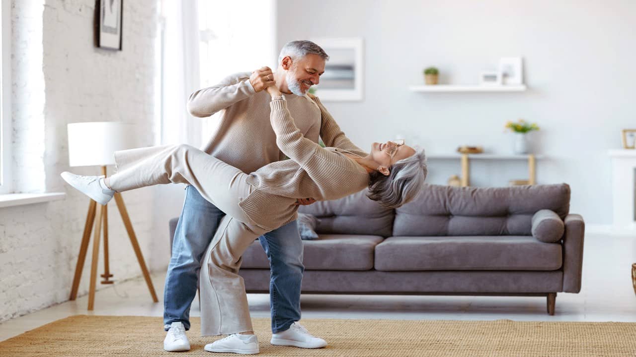 middle-age-couple-dancing