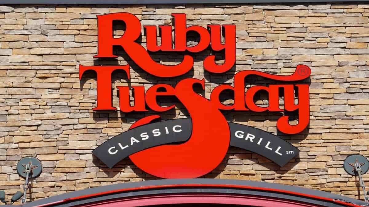 28 Cheap Restaurants for Families That Everyone Will Love - Money Smart ...