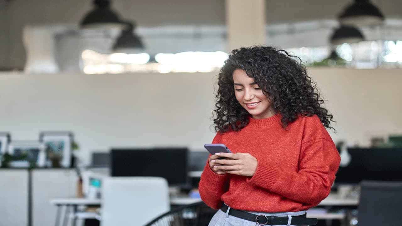 woman-on-phone-at-work