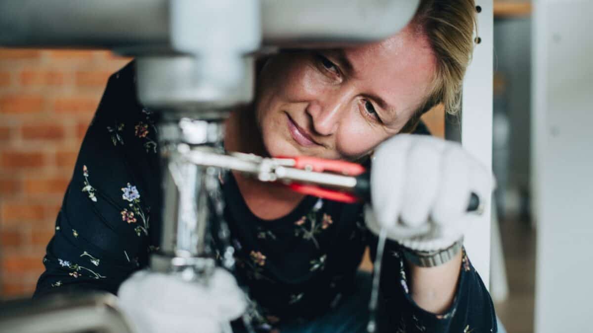 17 easy side jobs that make good money money smart guides