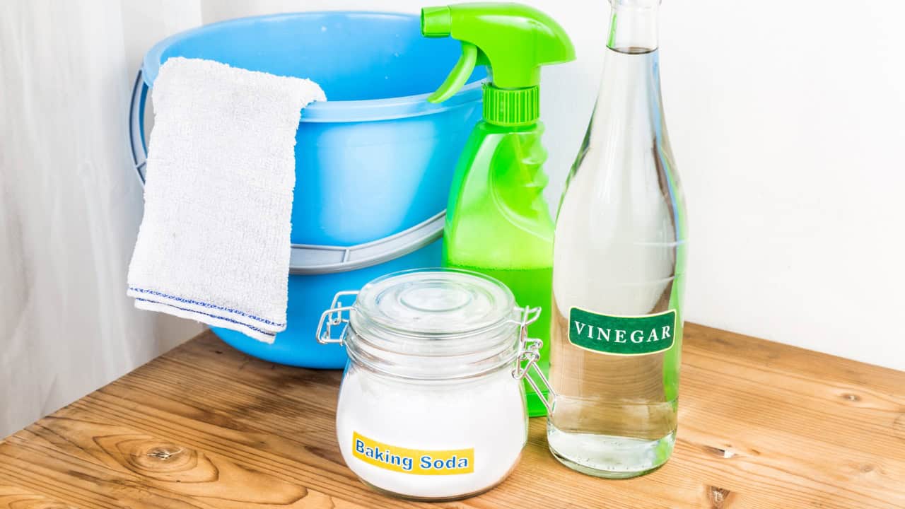 Baking soda with vinegar, natural mix for effective house cleaning